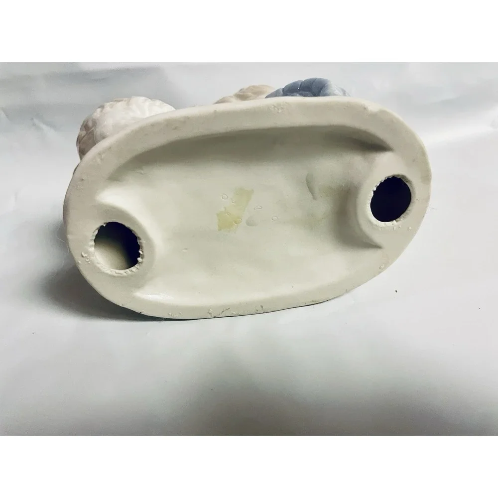 Original Artmark Porcelain Cat with Mice in Basket 4.5